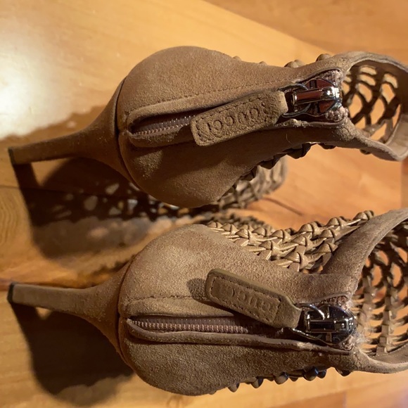 BRAND NEW | GUCCI HEELS SIZE 35 (5) - Picture 3 of 8